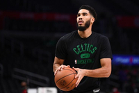 KG：塔图姆至少要歇到训练营 皮尔斯：你一个从不休息的人说这话