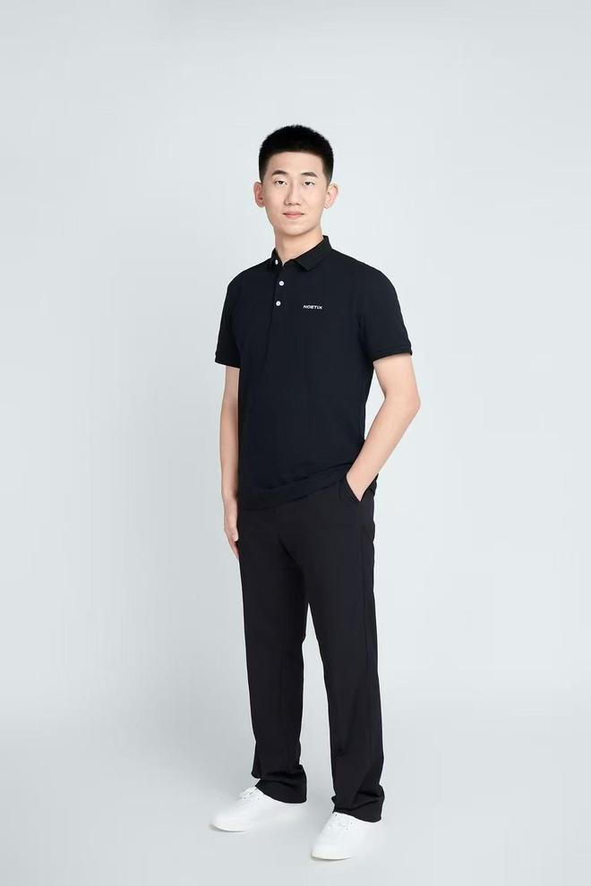  松延动力姜哲源 受访者供图 以下是松延动力创始人姜哲源自述，内容经界面新闻记者整理与编辑：