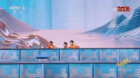 今年机器人都杂技了｜图源：春晚