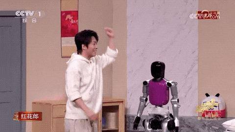 面对机器人，全方位惨败的人类｜图源：春晚