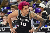 迈克·布朗：索汉能从1防到5非常全能 我们能签下他真的很幸运