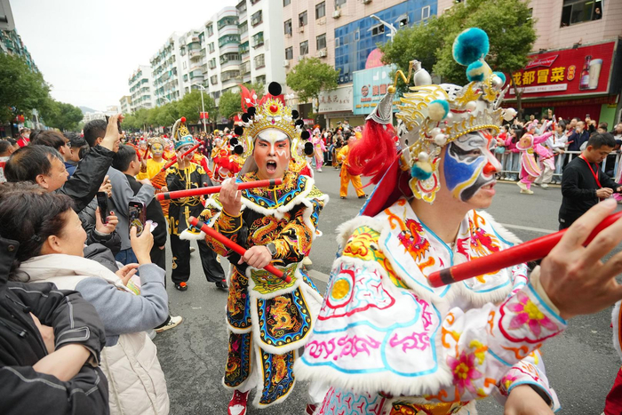 ▲广东汕头，2025年春节潮阳英歌嘉年华活动