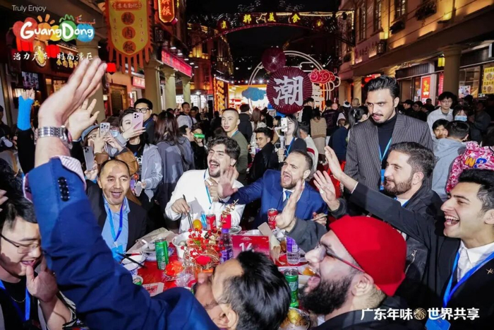 汕头镇邦美食街，100位外籍达人参加“广东年味 世界共享——请到广东过大年”新春活动