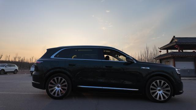 何先生租的问界M7。受访者供图