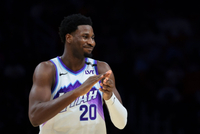 詹姆斯：我没想到JJJ被交易到爵士 但安吉手里有十亿个首轮签