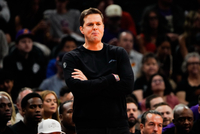 名记：很多球队摆烂是迫不得已 真正的问题是烂队没太多提升途径