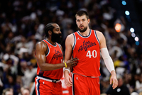 詹姆斯：快船交易祖巴茨也许是因为先交易了哈登 失去了组织能力