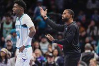 黄蜂主帅：寻找第2/3进攻选择上要做得更好 这样才能打散对方防线