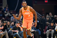 都回来了！莫布里&amp;韦德复出合计13中9拿下21分14篮板