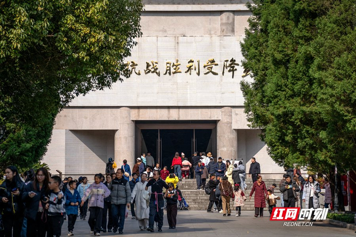 中国人民抗战胜利受降纪念馆迎来客流高峰。景区供图