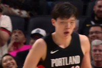 开和了！杨瀚森低位要球 流畅勾手放进今天首分！