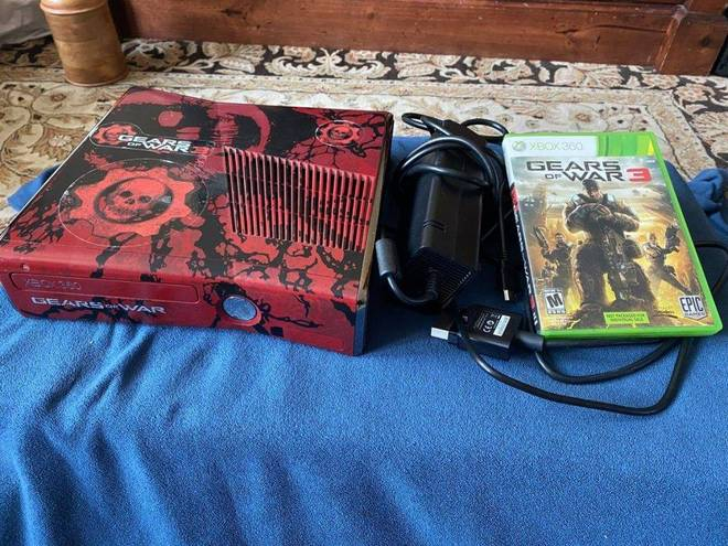 ▲ 《战争机器》限定版 Xbox 360