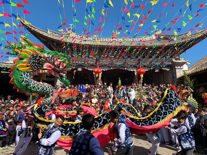 大年初四迎“本主”。秦蒙琳 摄