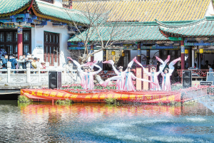 翠湖片区年货集市与文化活动交织展开。记者王俊星摄