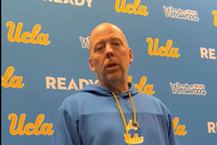 因自家球员动作过大将其驱逐！事后UCLA主帅向自家球员道歉