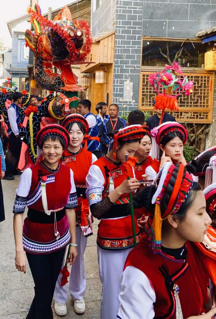 大年初四迎“本主”。秦蒙琳 摄