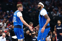 詹姆斯：杰伦·约翰逊和弗拉格的崛起促使特雷·杨和浓眉被交易