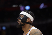 伤不起！古德温也出现受伤情况 战术犯规后一瘸一拐走回更衣室