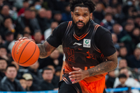 鲁媒：鲍威尔离队 山东正在全力以赴联系小外援 已有两个重点人选