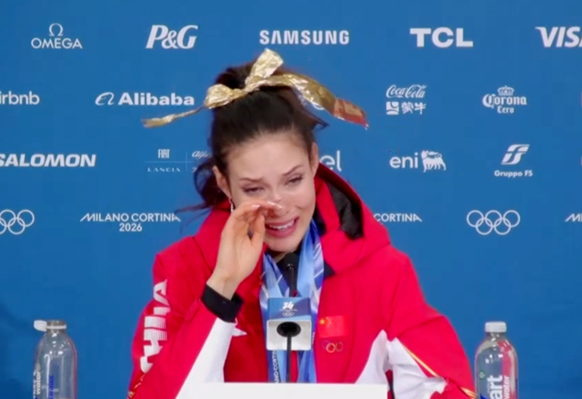 图说：谷爱凌泪洒发布会