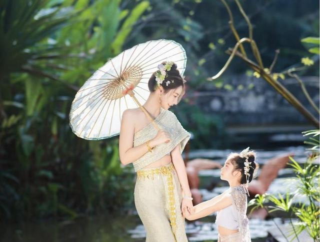 西双版纳民族旅拍 图源：大众点评App