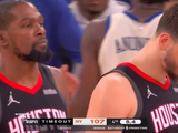 一声长叹~火箭最后5.4秒落后4分 杜兰特一脸无奈表情走向替补席
