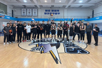 满屏百元大钞！孙亚辉晒北京男篮开工合影 翟晓川给球队发红包