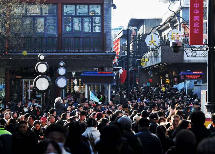 前门商圈人气火爆。新京报记者 陈琳 摄