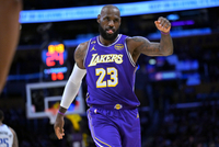 詹姆斯：我们今天空位很多但都投不进 而对手却总能命中