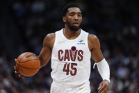 外线没开！多诺万·米切尔19中9拿到20分7板5助 三分6中0