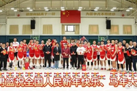 媒体人：可能多带两人去日本 赛前再定12人名单 今年强调竞争上岗