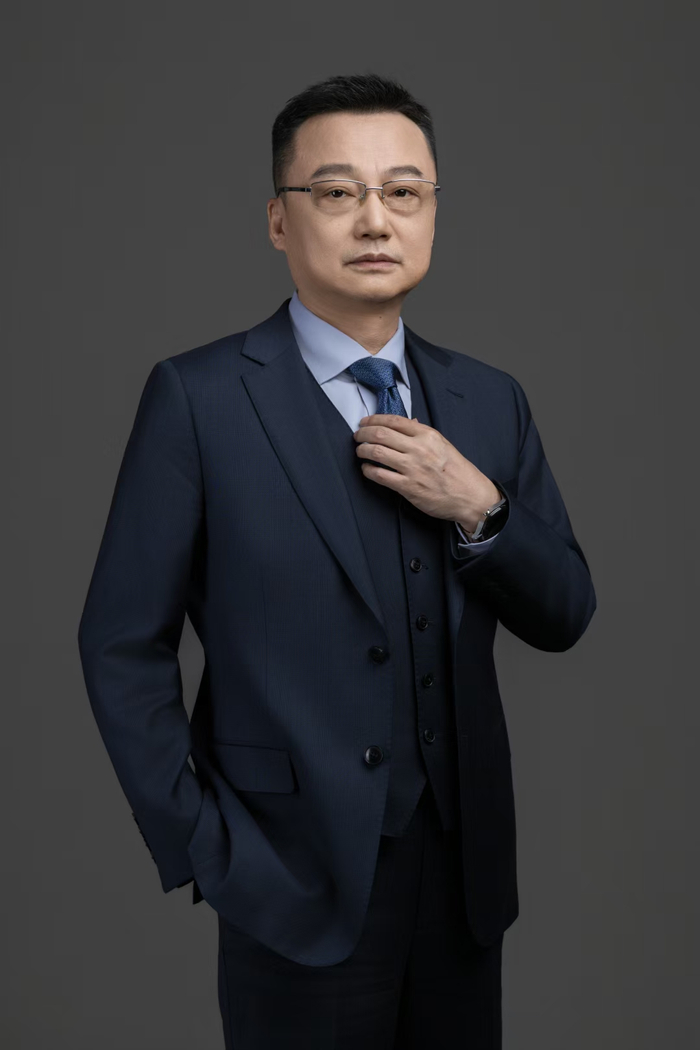 武汉金控集团党委书记、董事长兼华源证券党委书记董事长 梅林