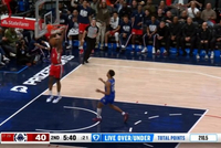 攻防发力！伦纳德抢断反击飞身扣篮 随后强攻打进还要加罚