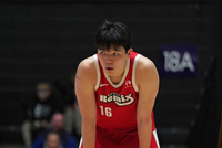 起伏不定！杨瀚森第三节复苏&amp;末节折返跑 得11分12板3助2帽5失误