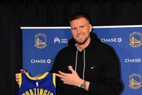 科尔：波津给我发信息说病了今天不会来球馆 还没和他有更多交流