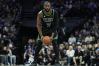 LBJ说你该进MVP讨论！布朗：他可以说是GOAT 所以这是一种荣誉