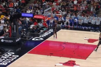 兄弟为何双腿发软？迪林厄姆一条龙面对空篮将球扣飞