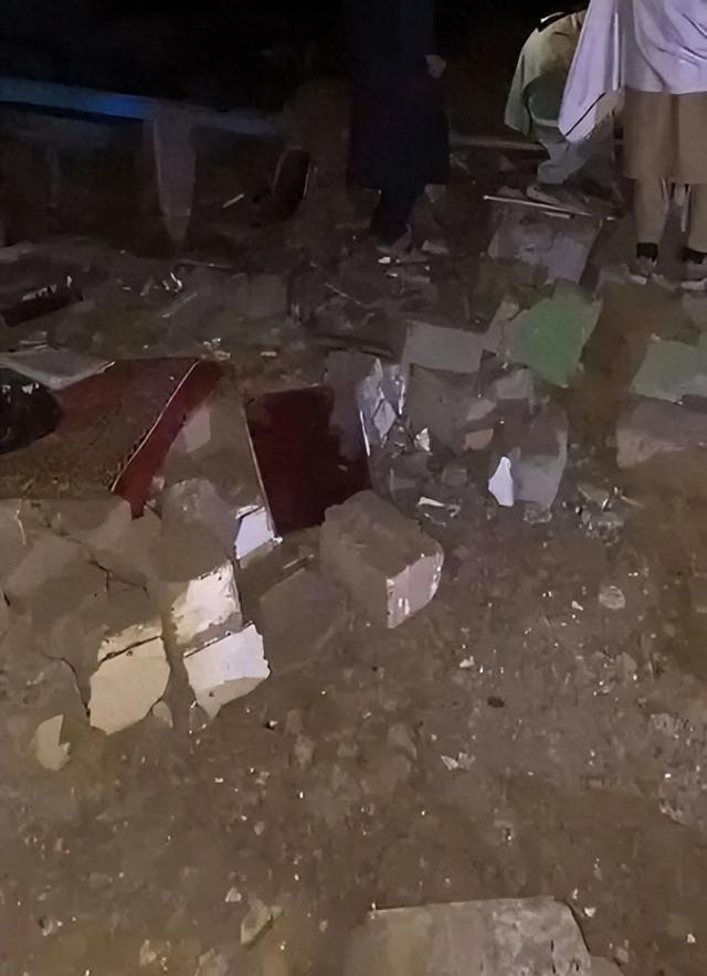 阿富汗帕克提卡省遭袭后，民房受损