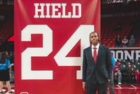 俄克拉荷马大学退役希尔德24号球衣！大四场均25分5.7篮板！