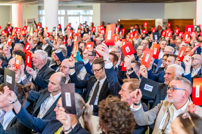 会场现场互动交流(组委会供图)       