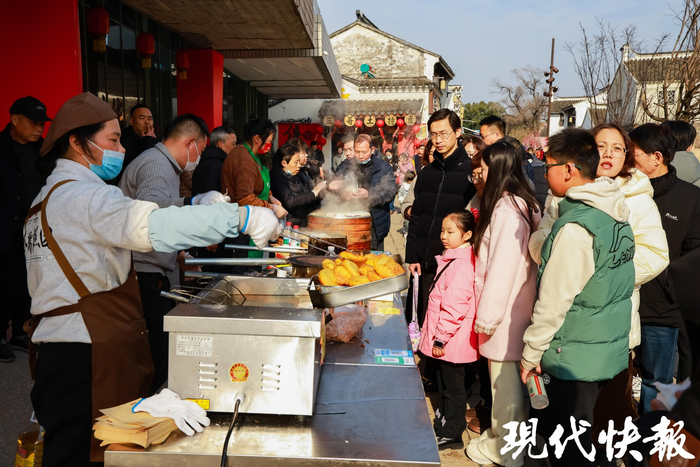 轩安居的地道焦溪美食吸引游客