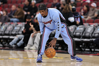 刺记：球队裁掉双向球员斯坦利·乌姆德 同时签下伊曼纽尔·米勒