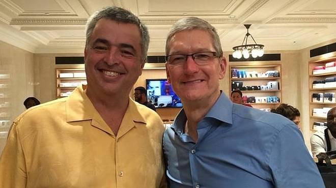 ▲ Eddy Cue 与 Tim Cook