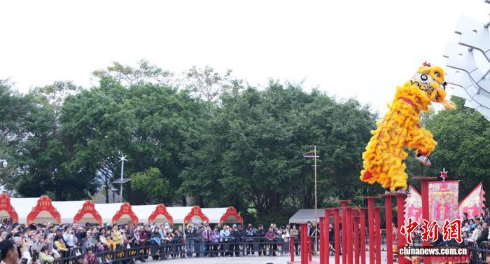 ͼΪ�������岩��ݾٰ���ż��л���������岩��� ��ͼ