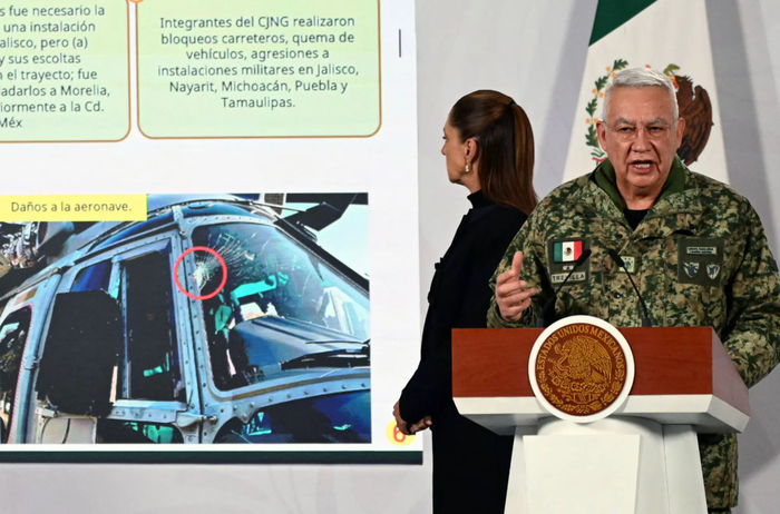 ▲墨西哥国防部长在新闻发布会上公布对内梅西奥的抓捕行动细节