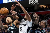 马刺克活塞：文班亚马的存在感