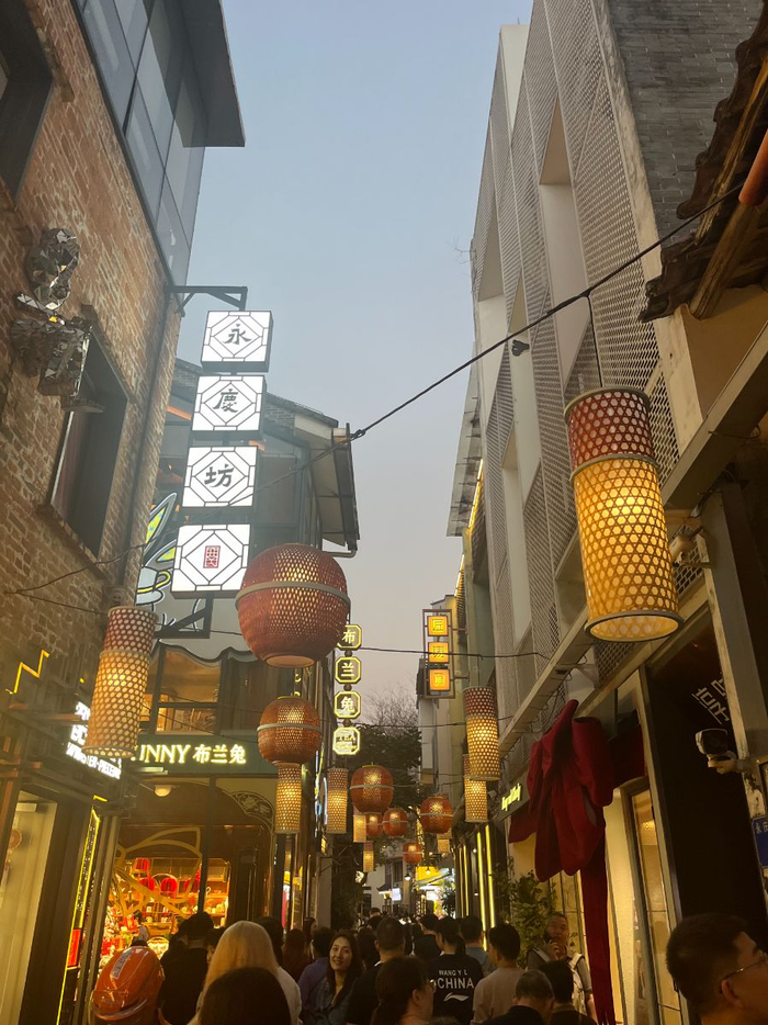 （2026年春节假期期间的广州永庆坊 本报记者 唐唯珂/摄）