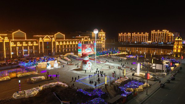　　绥芬河湿地公园夜景