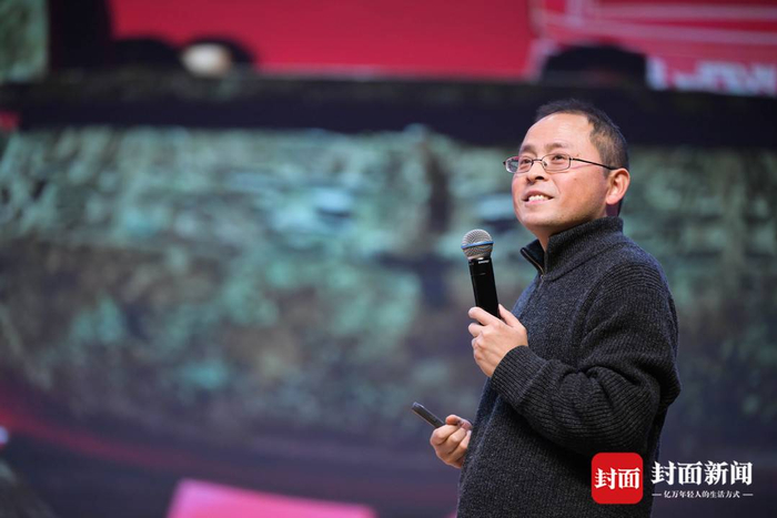 吴毅强做客“名人大讲堂”摄影 陈羽啸