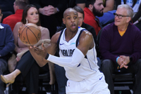 Stein：多支季后赛球队正考虑说服米德尔顿买断加盟 包括活塞